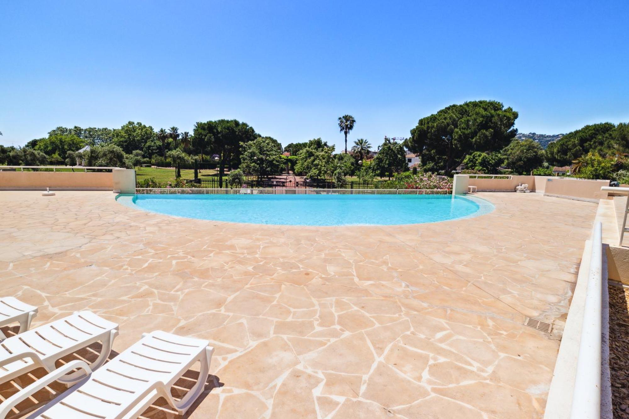 Duplex Villa Les Pins 89M2 Et Terrasse 30M2 앙티브 외부 사진